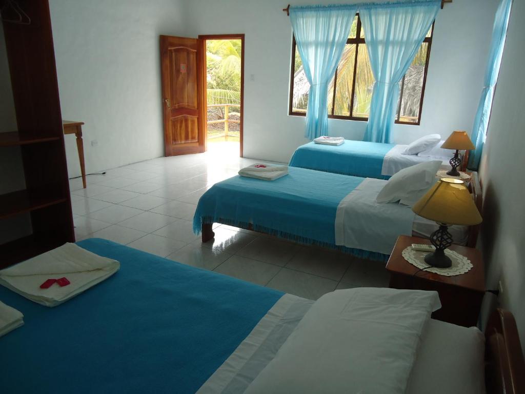 Cartago Bay photo 2