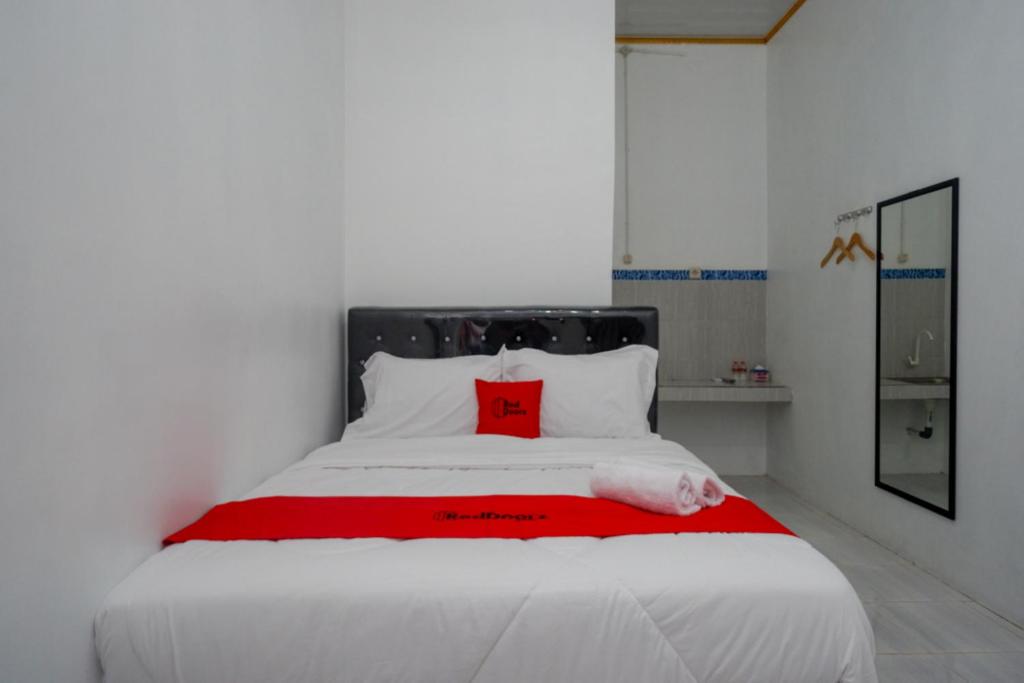 RedDoorz near Universitas Semarang 2 photo 3