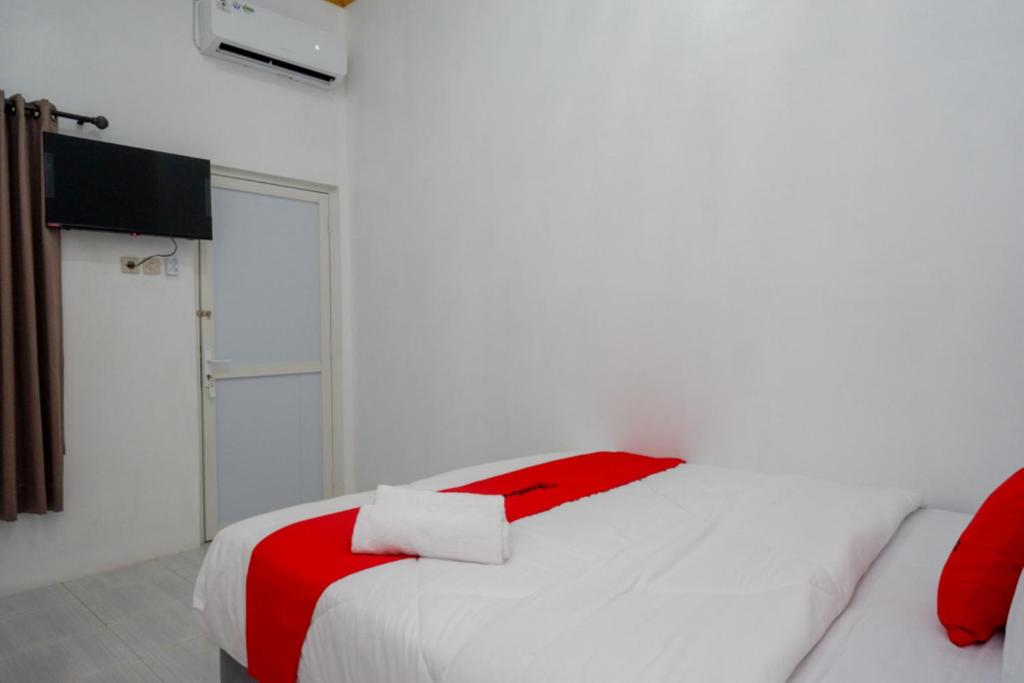 RedDoorz near Universitas Semarang 2 photo 2