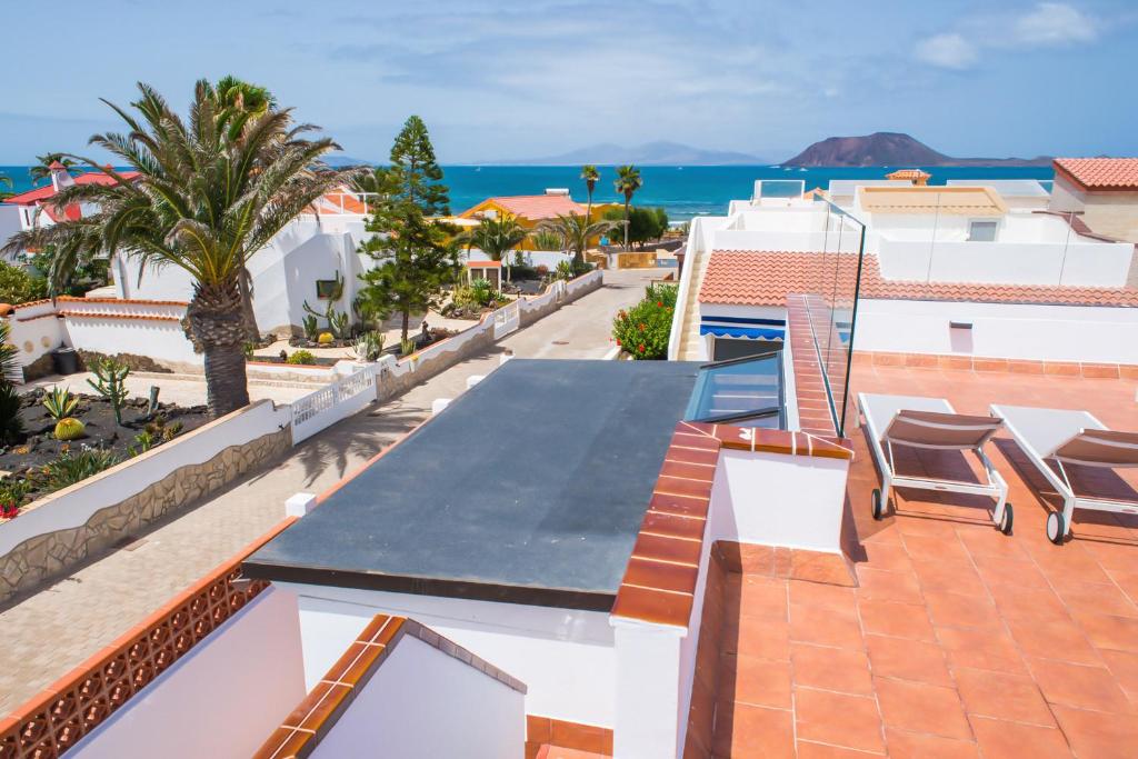 Bungalow Paradise Seaview Corralejo By Holidays Home photo 4