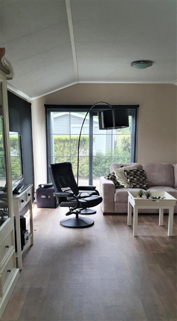 Mooi Chalet voor een Top Vakantie aan Zee photo 4