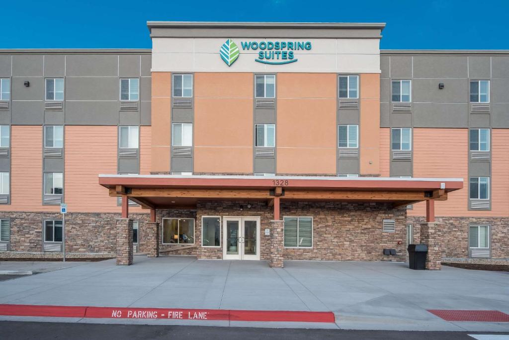 WoodSpring Suites Colorado Springs North - Air Force Academy photo 3