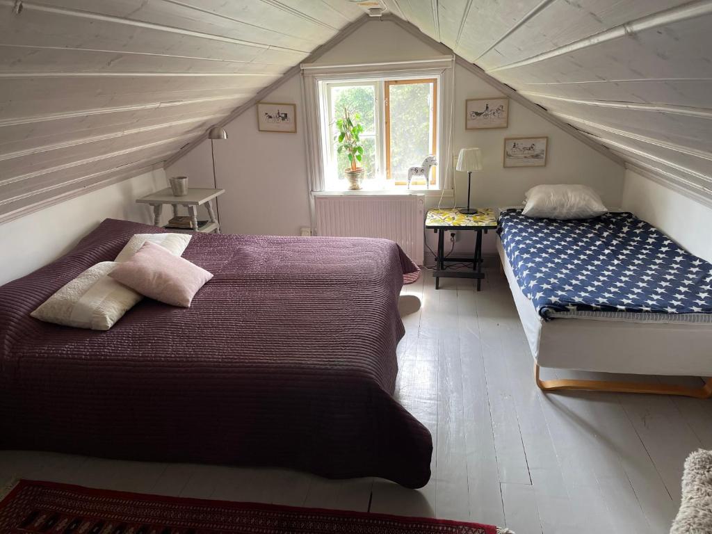 Cozy lodge at horse farm with lake and sauna photo 1