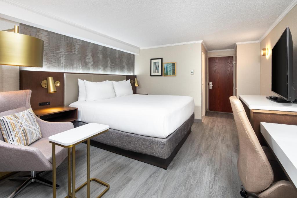 Crowne Plaza Toronto Airport, an IHG Hotel photo 3