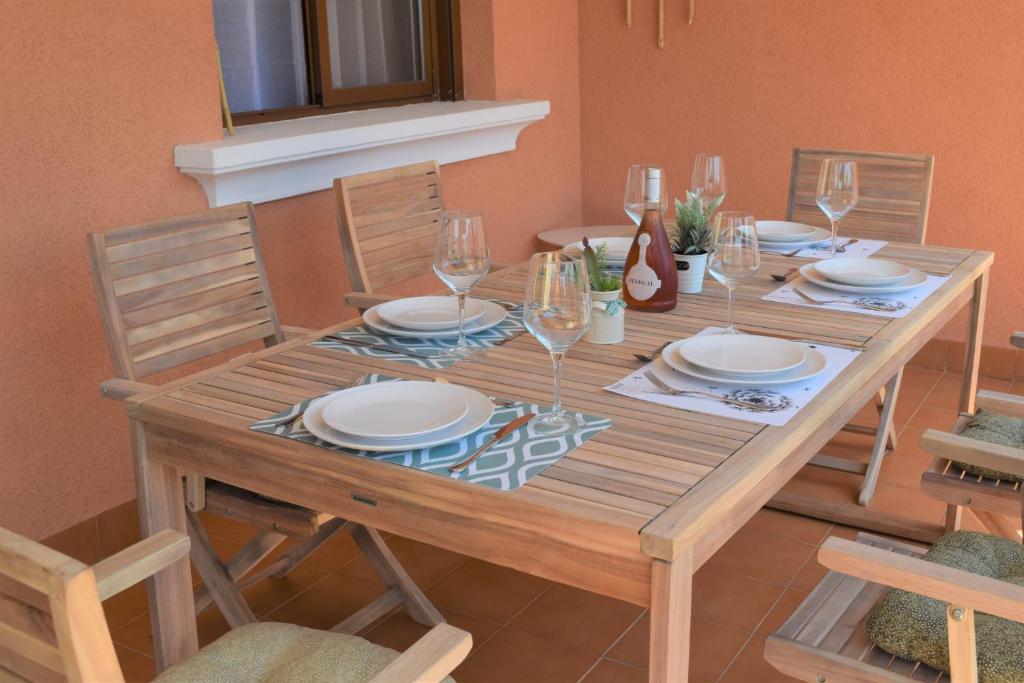 Espacioso apartamento con preciosos jardines y BBQ photo 2