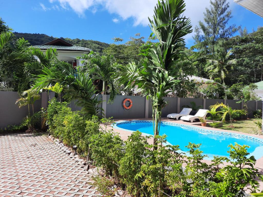 Palm Holiday Apartments photo 1
