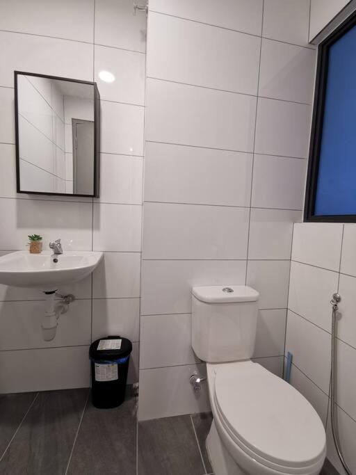 1 Traders Garden 1BR Pool View with HiSpeed Internet Netflix photo 4