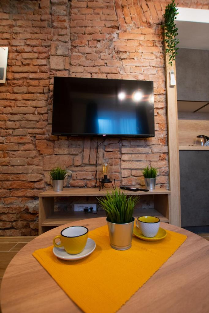 Studio apartment Iva - Tap to explore photos