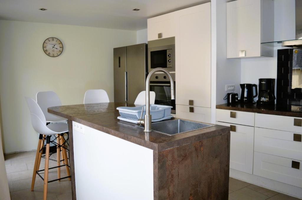 Halte Lutine - Maison chaleureuse en pierres photo 2