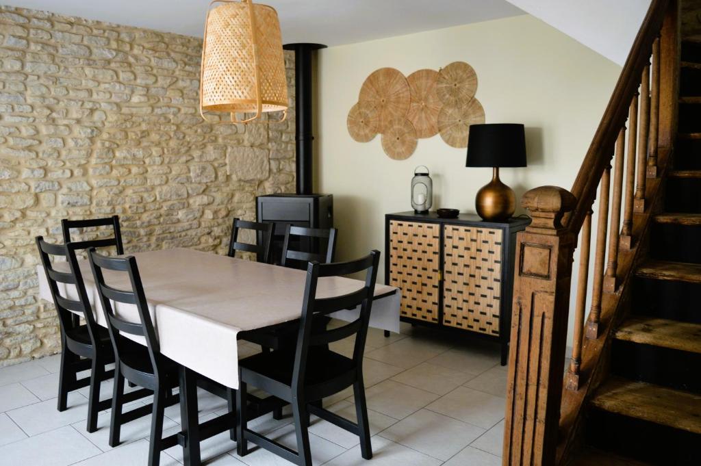 Halte Lutine - Maison chaleureuse en pierres photo 3