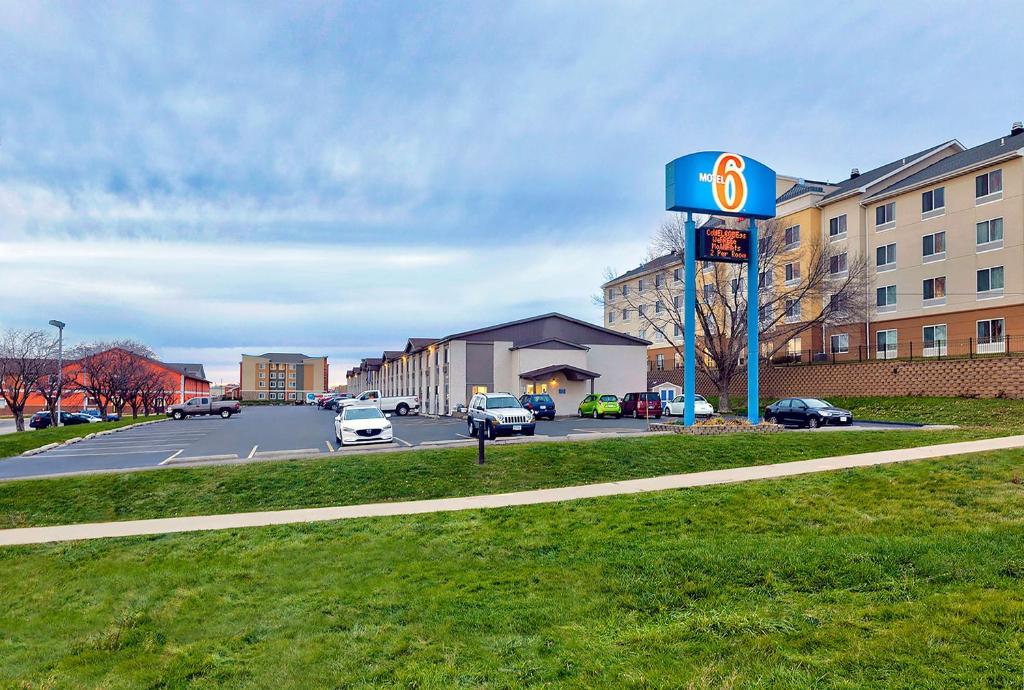 Motel 6 Cedar Rapids, IA - Airport image