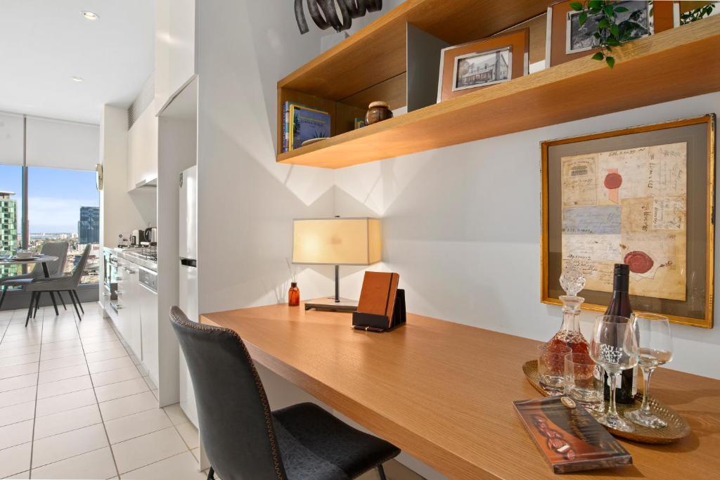 Sophisticated Designer Condo W River & City Views photo 2