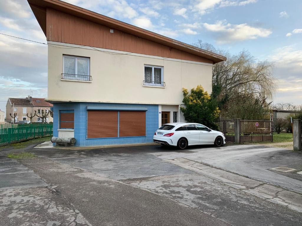 Appartement dans maison avec cour et parc photo 4