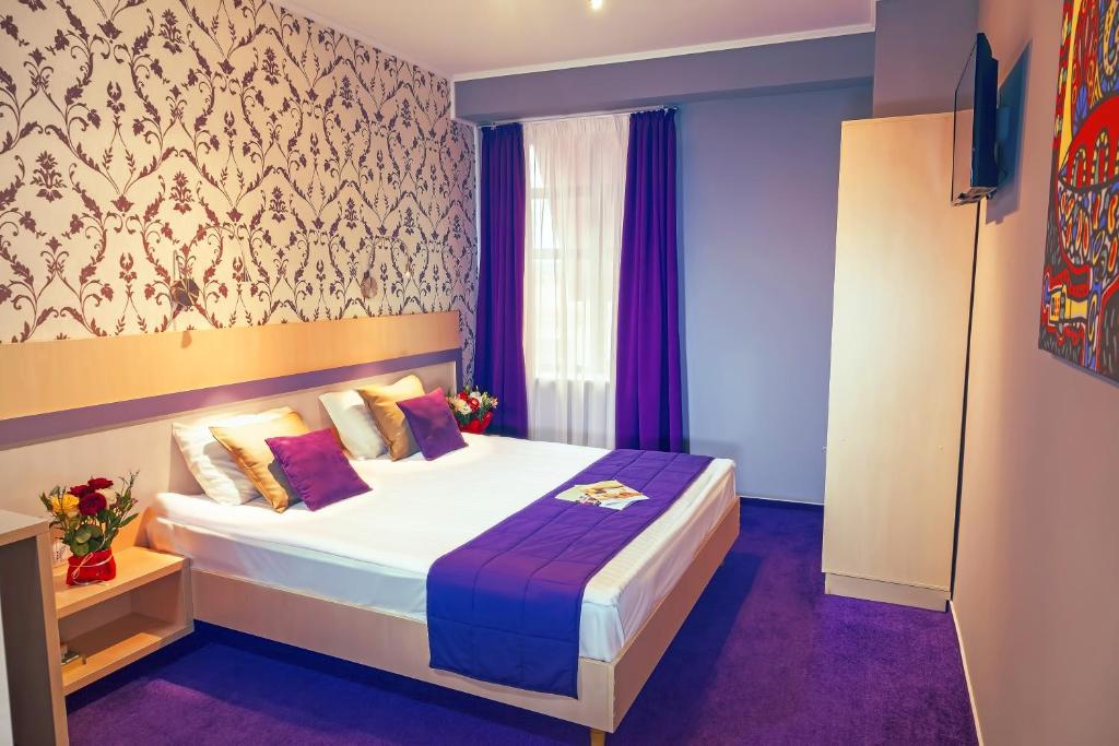 Двухместный (Улучшенный двухместный номер с 1 кроватью), Hotel Trianon