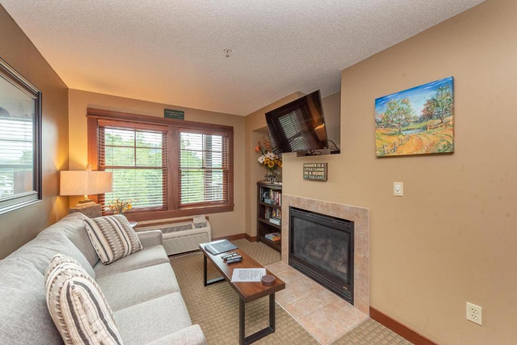 A211 One Bedroom Lake View image