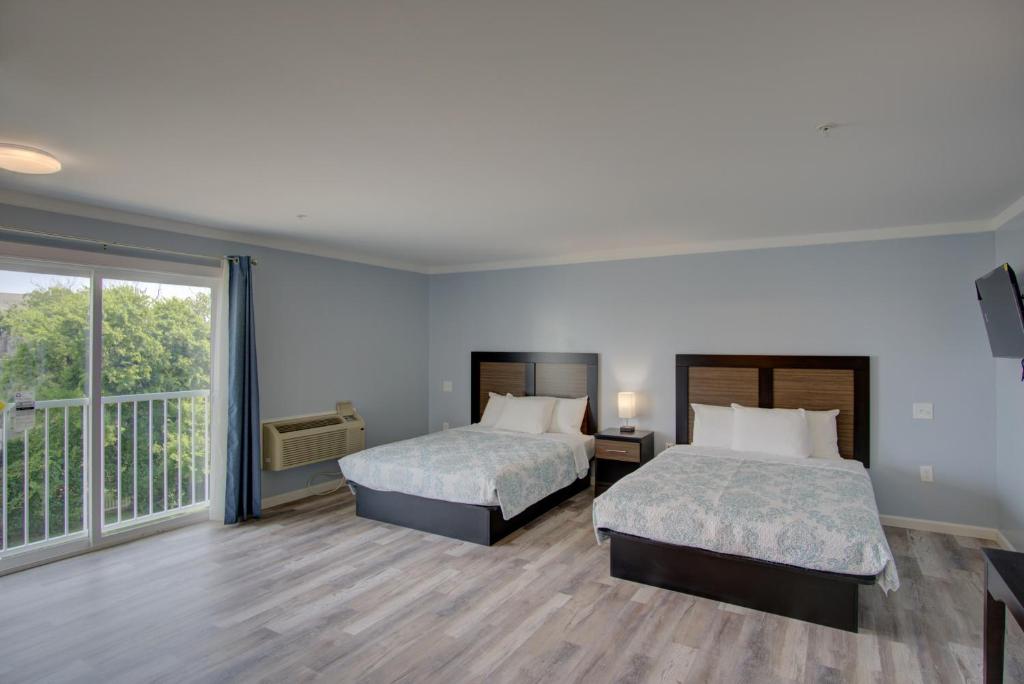 Dhimas Bayview Suites photo 3