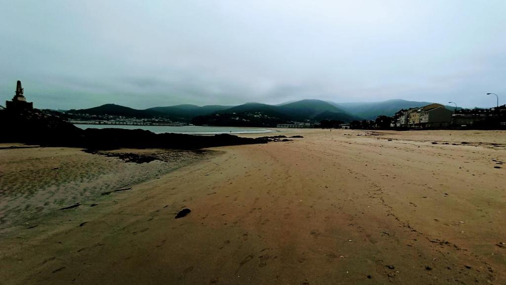 Piso luminoso y acogedor en primera línea de playa Covas Viveiro photo 2