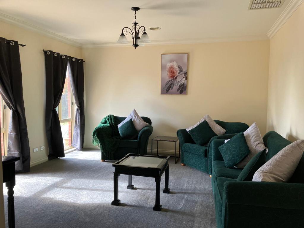 James Court Suite photo 3