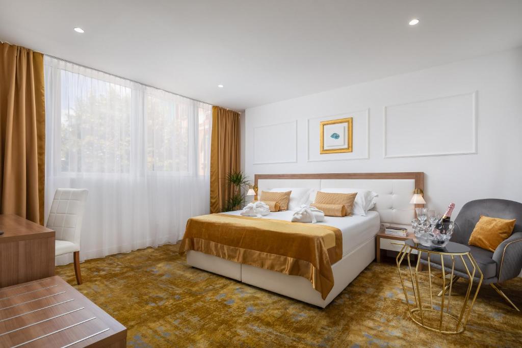 Hotel Corner photo 2