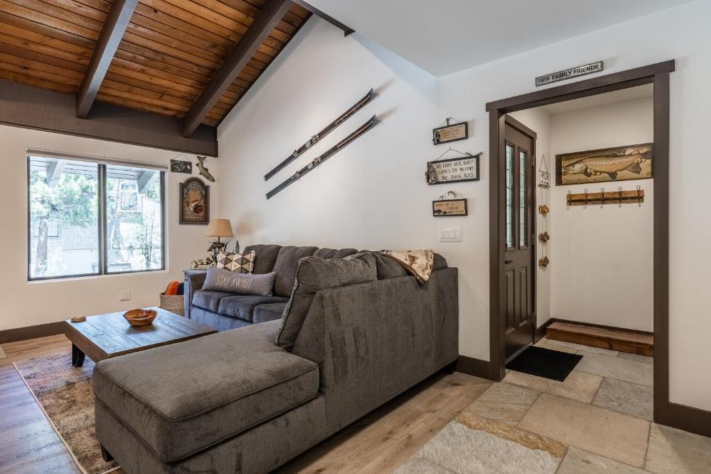 Horizons IV #156 New Luxurious Listing! Fully Remodeled 2 Bedroom Plus Loft 3 Full Bathroom Sleeps 8 photo 1