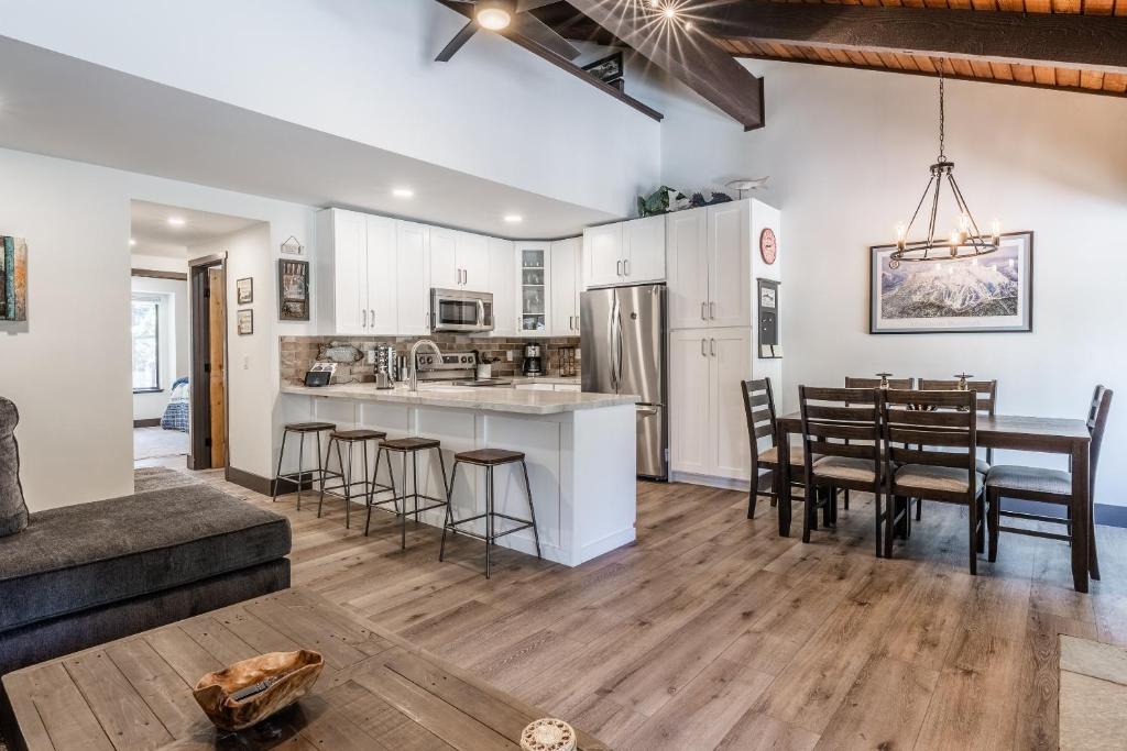 Horizons IV #156 New Luxurious Listing! Fully Remodeled 2 Bedroom Plus Loft 3 Full Bathroom Sleeps 8 photo 4