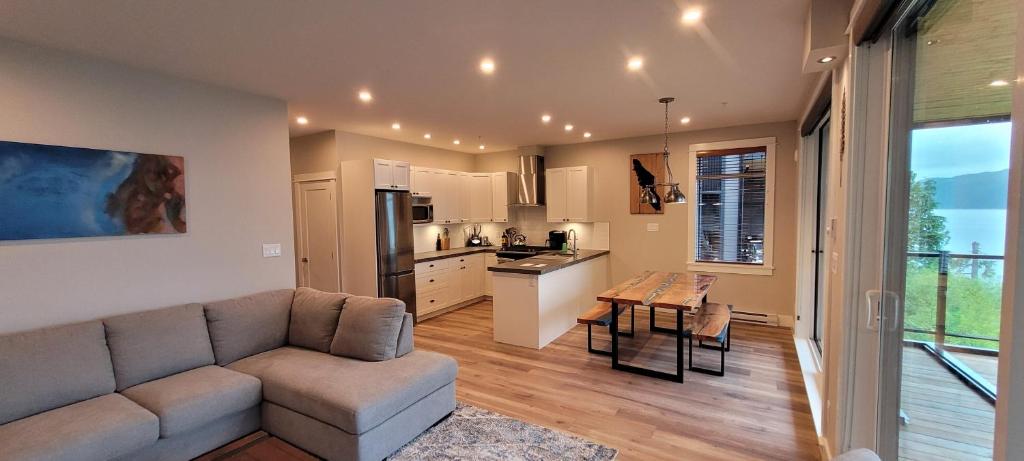 Halibut Hideaway photo 1