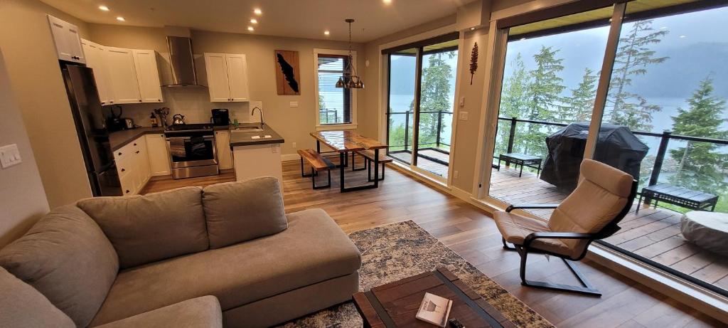 Halibut Hideaway photo 2