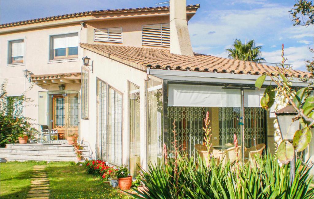 Awesome Home In Santa Cristina Daro With 4 Bedrooms, Wifi And Outdoor Swimming Pool photo 4