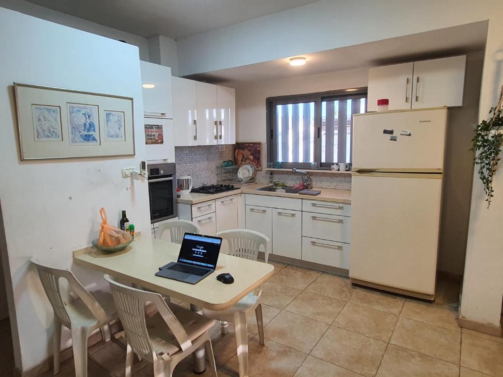 Lovely Apartment with shalter room photo 3