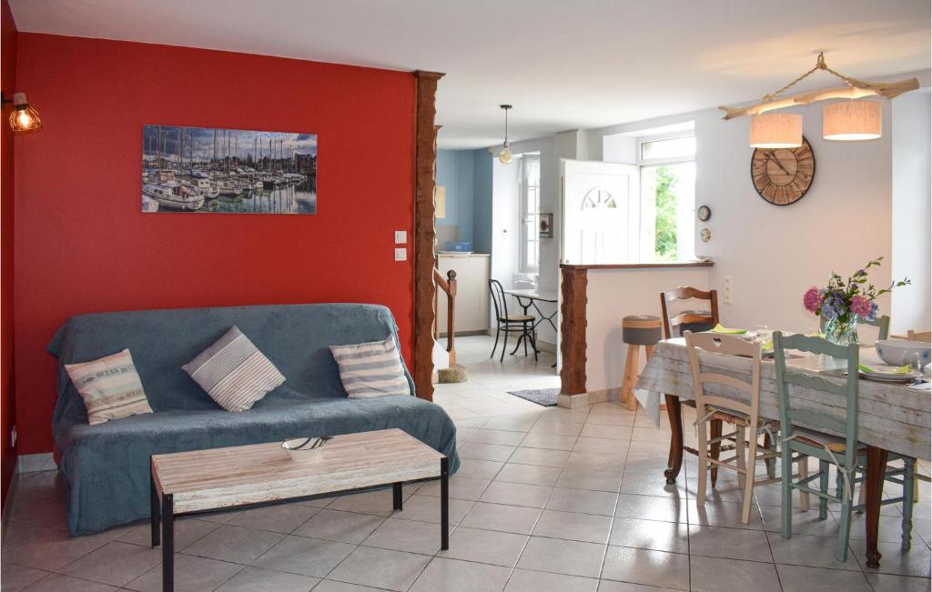 Beautiful Home In Pleubian With 3 Bedrooms And Wifi photo 4