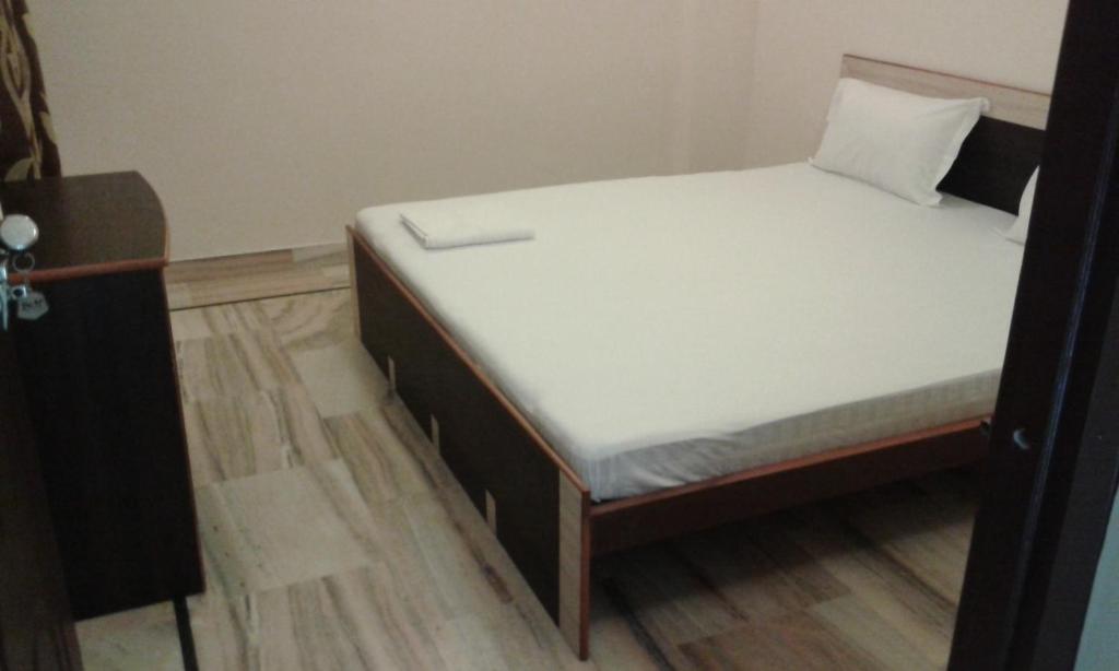 Двухместный (Стандартный двухместный номер с 1 кроватью (без кондиционера)), Madhav Guest House