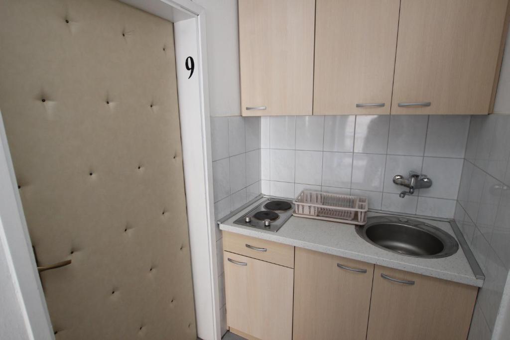 Трехместный (Трехместный номер с балконом и видом на море), Apartments Vila Nikolić