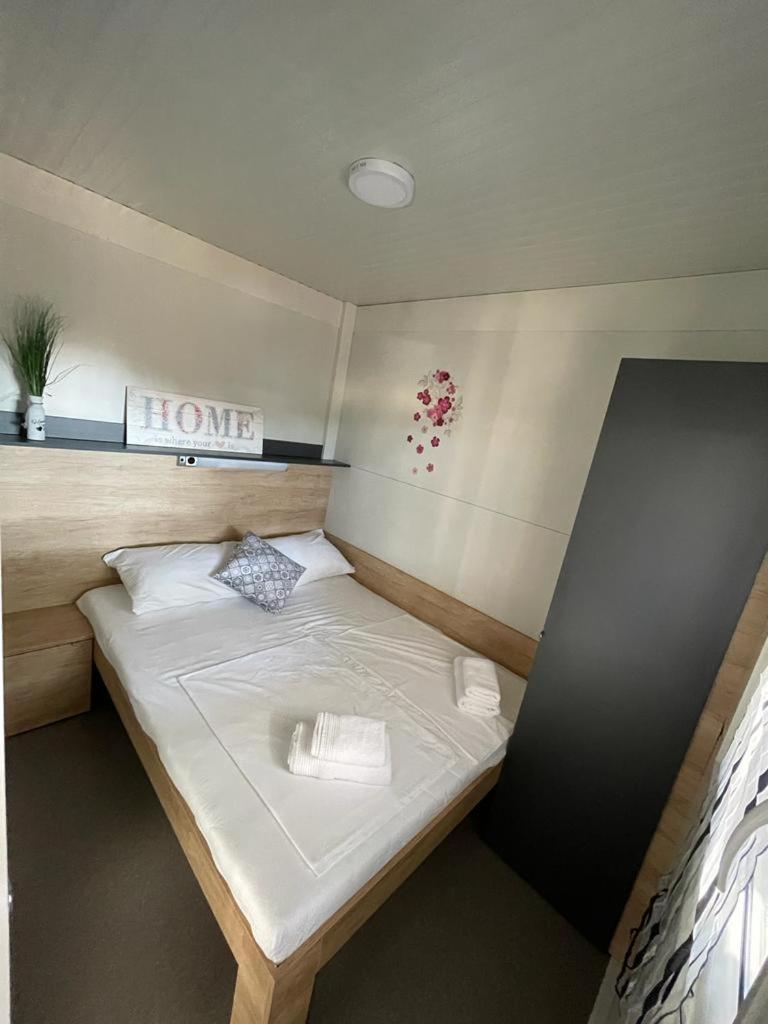 H&S Mobile Home photo 4