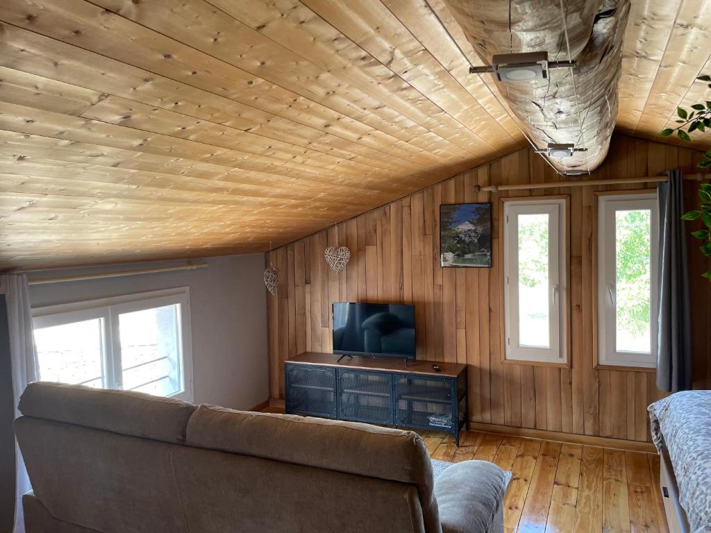 Sublime studio de caractère ,50 m2 climatisé . photo 2