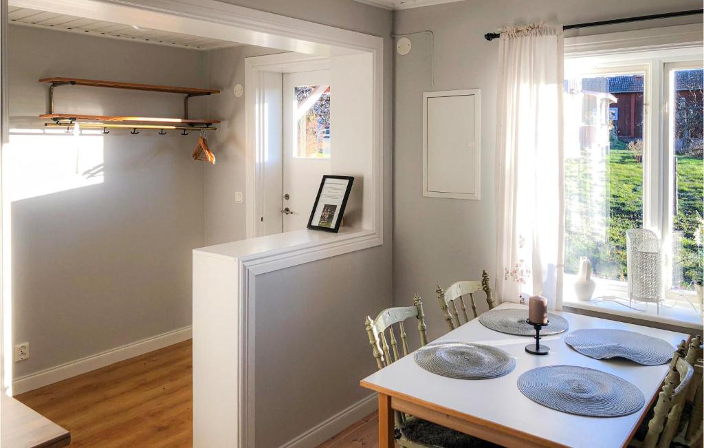 Cozy Home In Rttvik With Kitchen photo 4