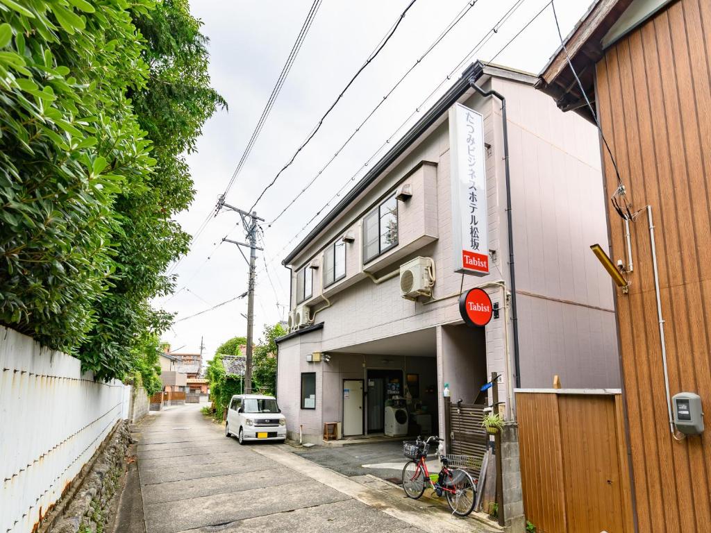 Tabist Tatsumi Business Hotel Matsusaka photo 1