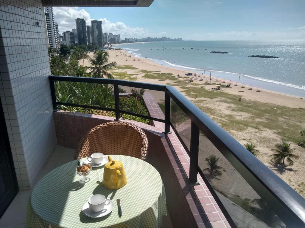 Charmoso Apartamento com Varanda à Beira Mar photo 1