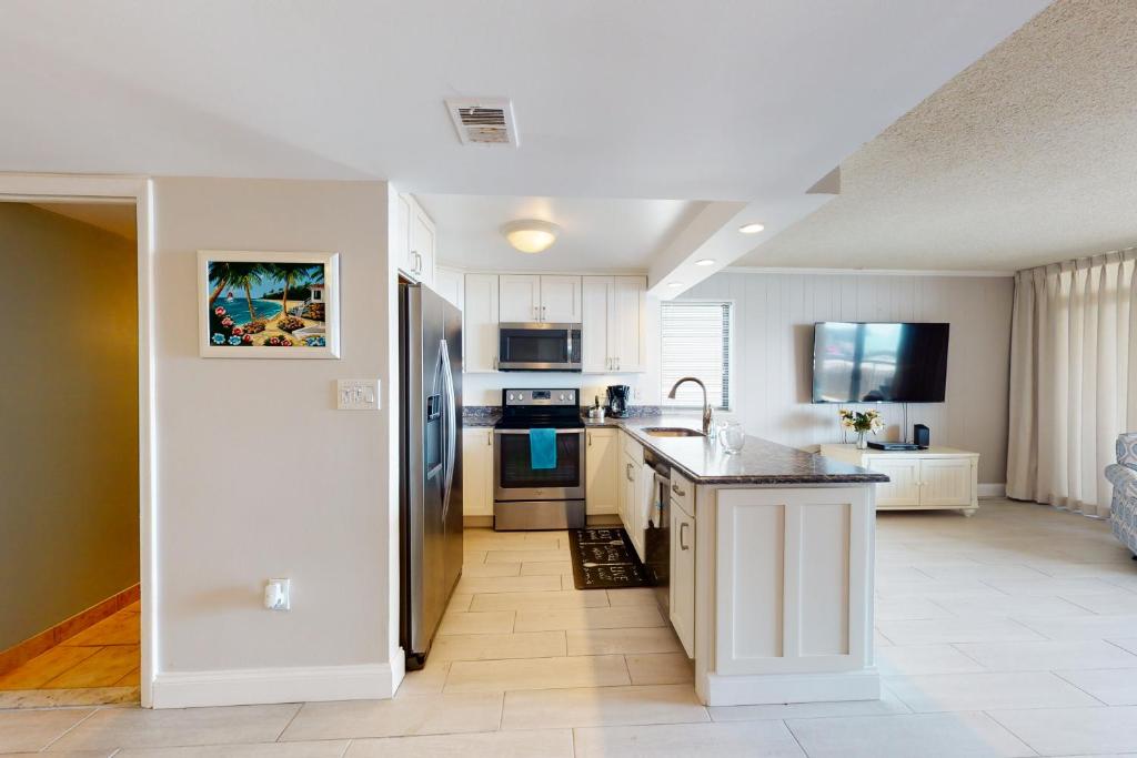 Fountainhead Towers 310 photo 3