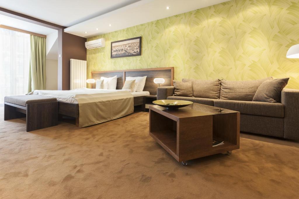 Сьюит (Полулюкс с балконом), Belgrade Boutique Hotel