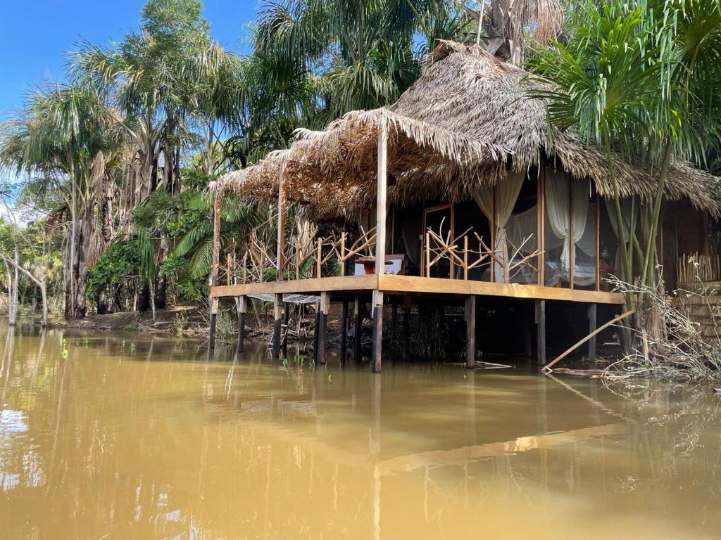 Camu camu jungle villa on Aguajale lake - supboard&vinyl photo 1