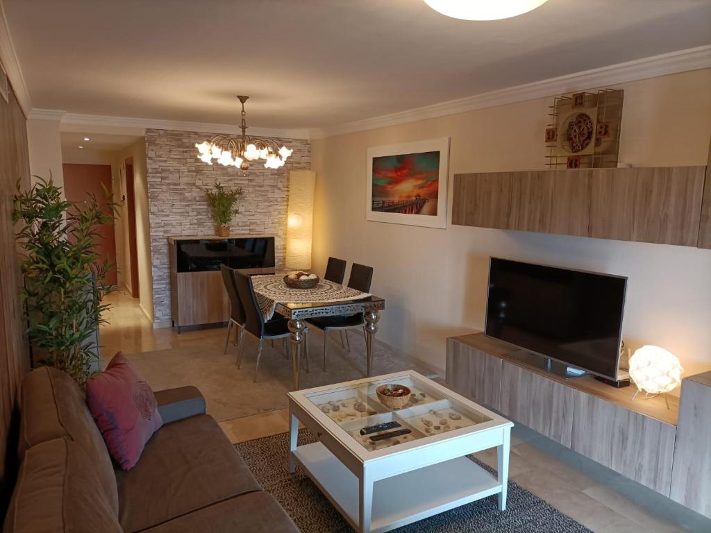 Apartamento en Calanova Golf- Cala de Mijas - Tap to explore photos