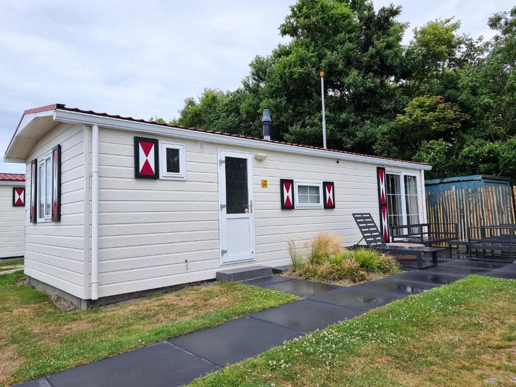 Chalet BG03 direct achter de duinen! photo 1