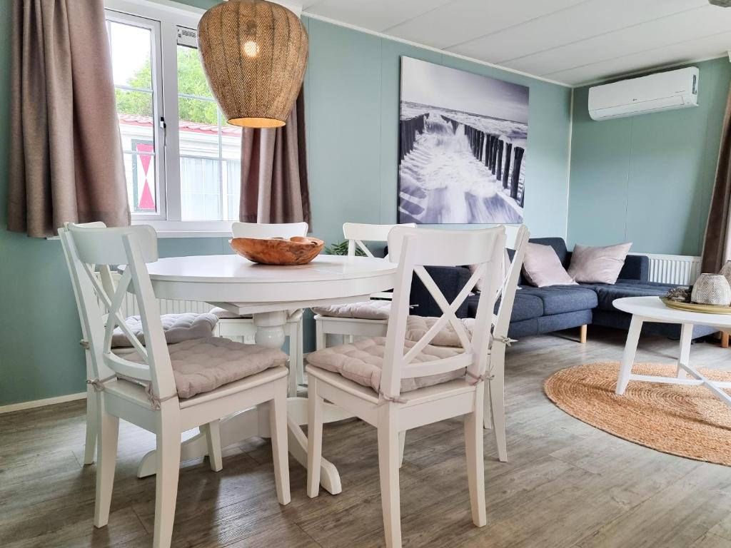 Chalet BG03 direct achter de duinen! photo 2