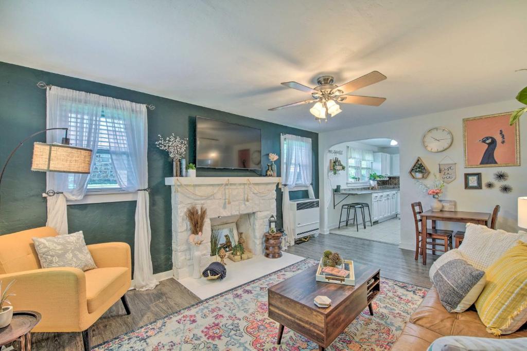 Sunny Branson Home with Spacious Yard and Fire Pit! photo 1