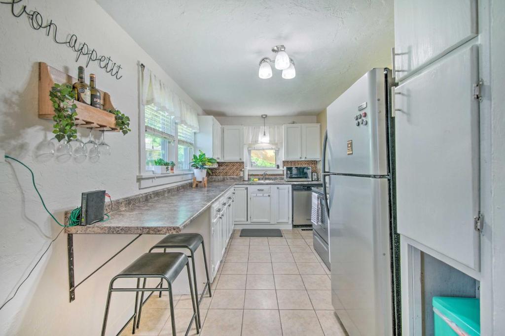 Sunny Branson Home with Spacious Yard and Fire Pit! photo 2