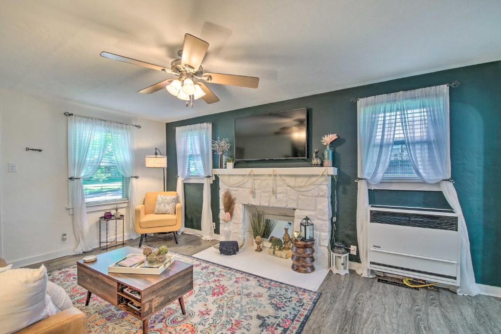 Sunny Branson Home with Spacious Yard and Fire Pit! photo 3