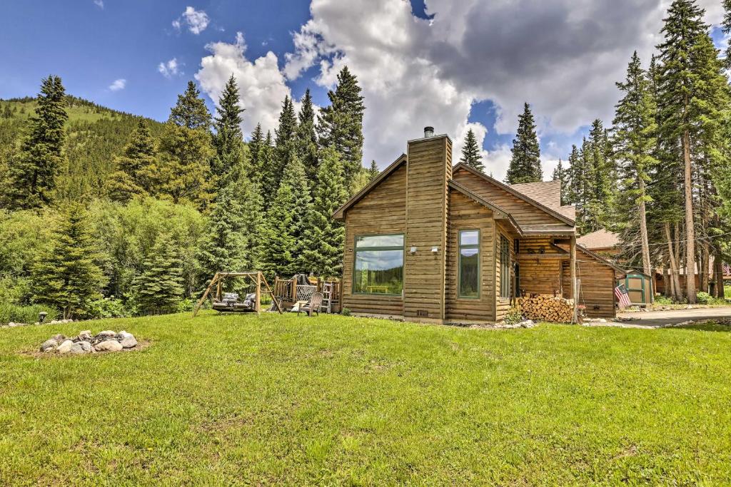 Blue River Alpine Escape with Mountain Views! photo 2