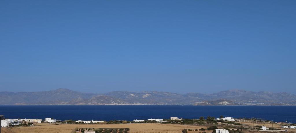 White House with Sea View photo 2