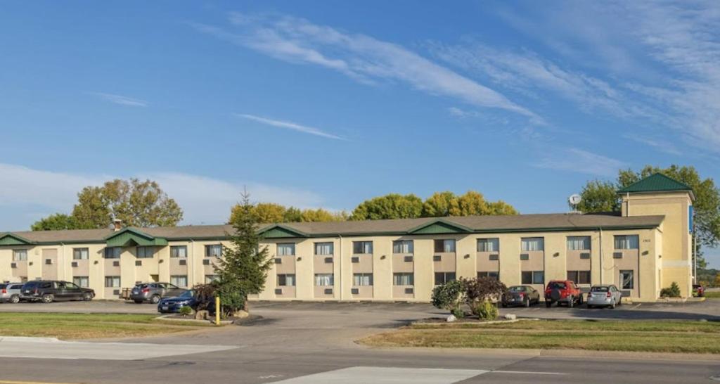 Moline Bell Hotel image