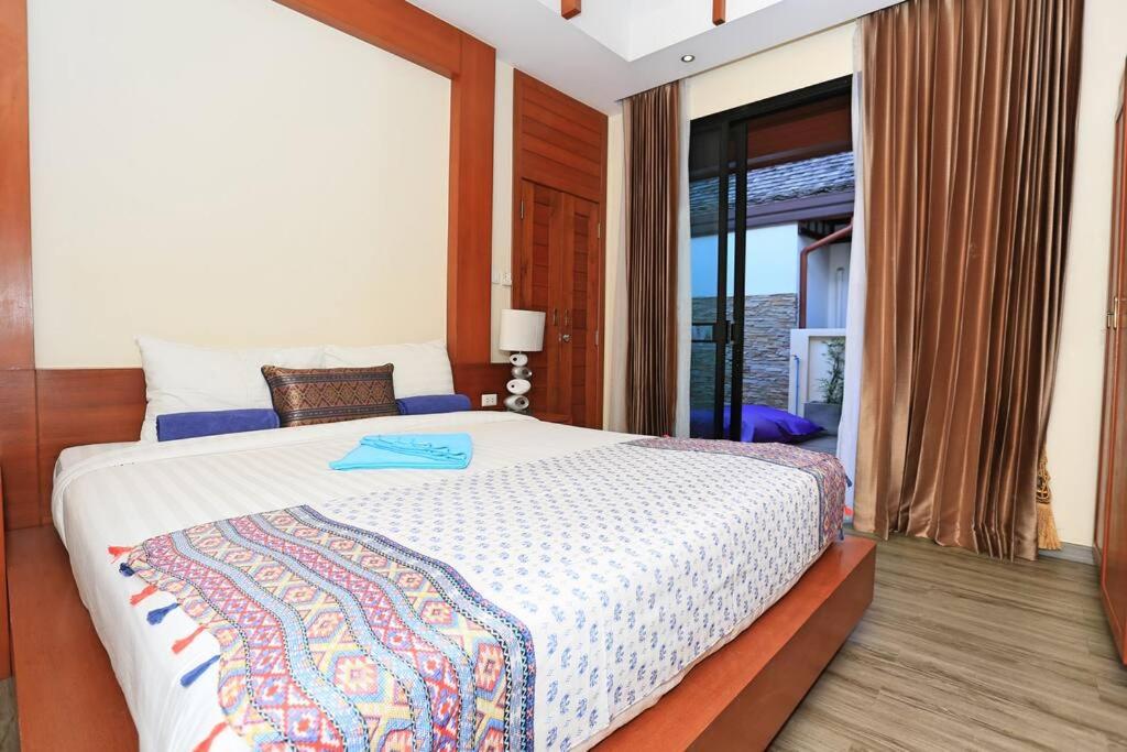 rawai VIP 3bedroom pool villa only 250m from the beach photo 1
